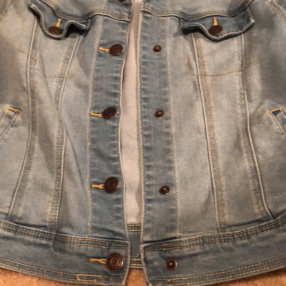 Jean jacket - Picture 3 of 4